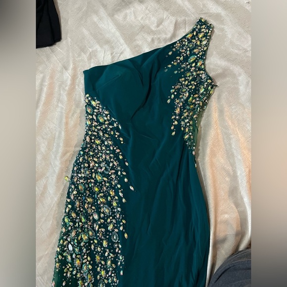 JOOY Couture Green Satin Gown with Beaded Detai - Picture 8 of 16